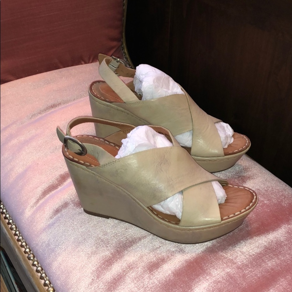 Born Emmy Natural Nude F/G Leather Sandal Size 7 M